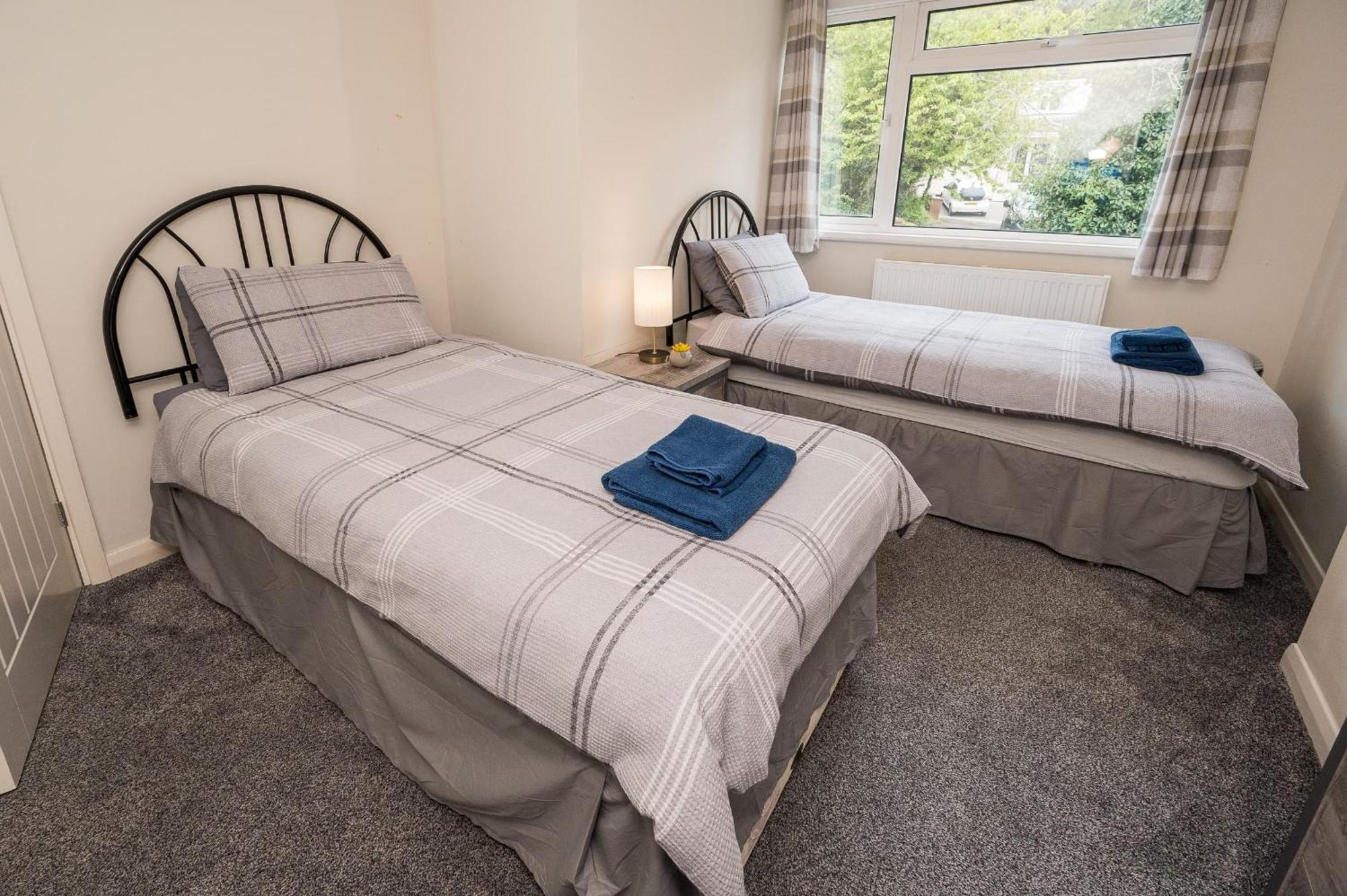 Holiday home Plym Valley Impressive House Free Parking In Great Location By Staystaycations